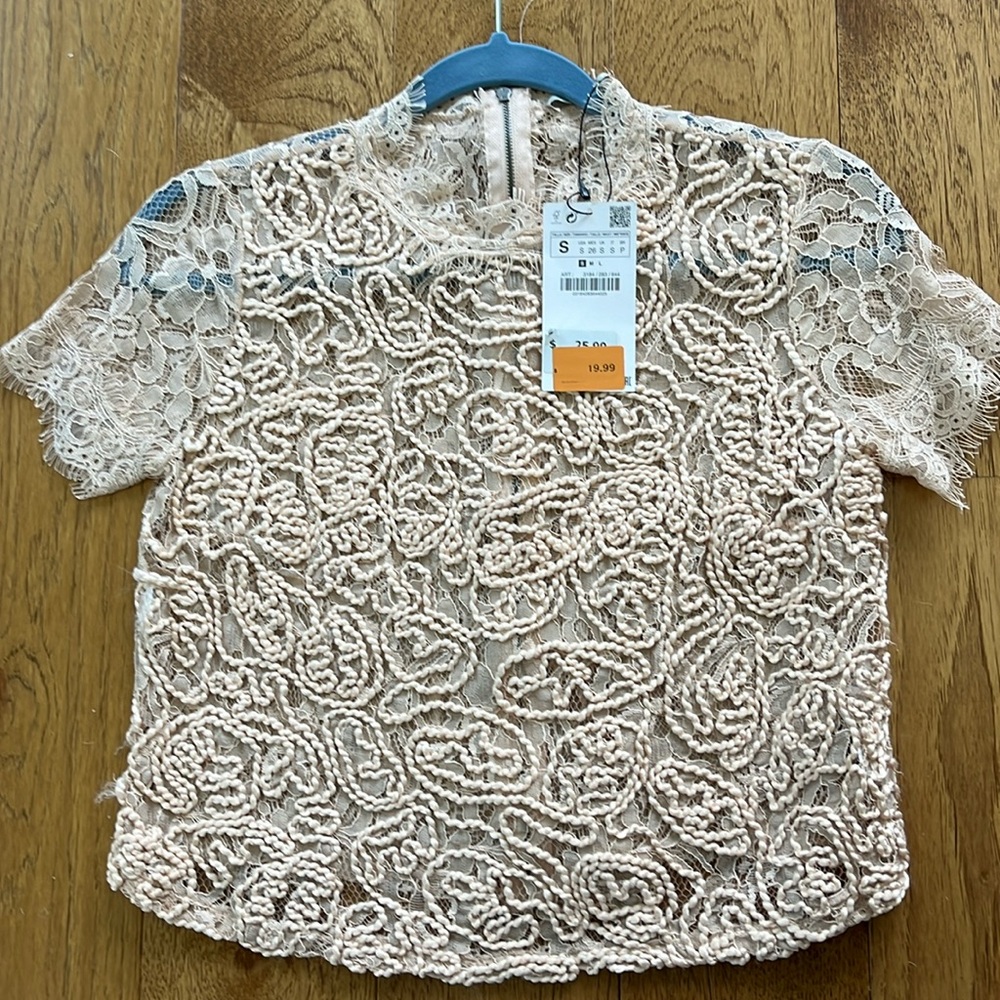 NWT zara size small nude beige lace short sleeve top
